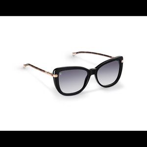 Louis Vuitton Sunglasses (Charlotte fold black).